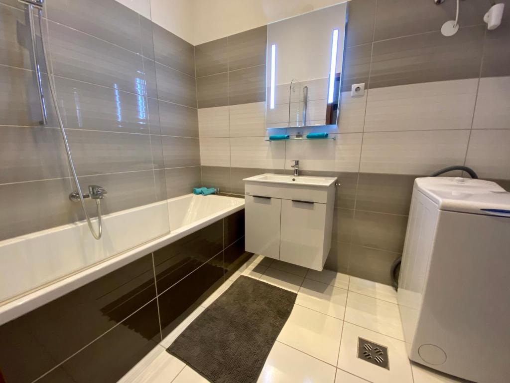 GRACIA APARTMENT HOUSE - Resim 34