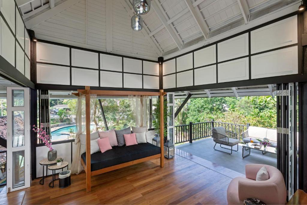 Posezení v ubytování Patong Garden House - Luxury Villa in Patong Hills