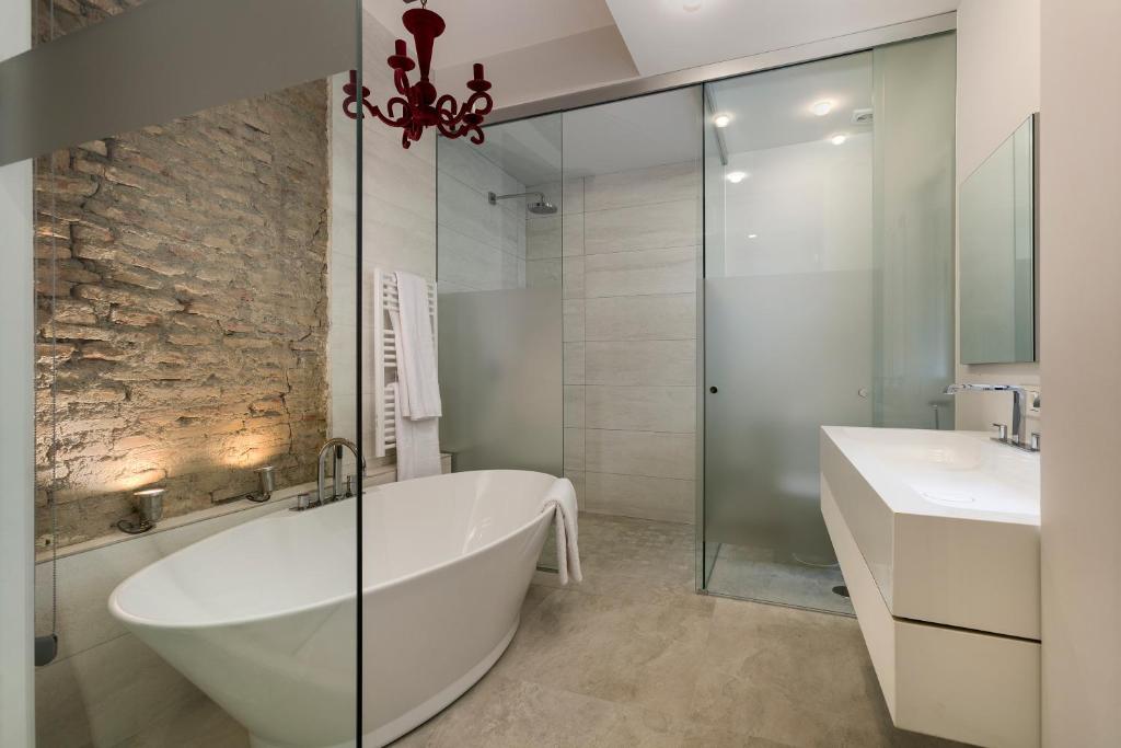 A bathroom at El Marques - Calle Cister - Centro Historico