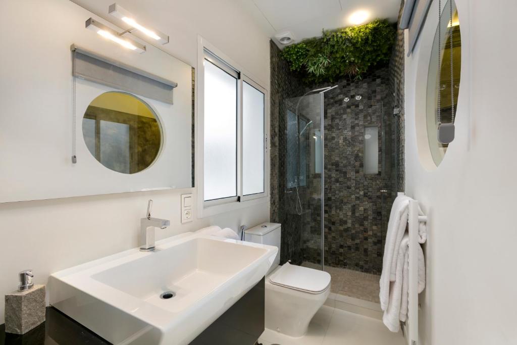A bathroom at El Marques - Calle Cister - Centro Historico