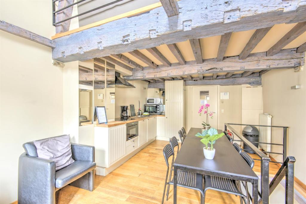 Tempel Cathedral Lodge in the Heart of Antwerp - Superior Appartement