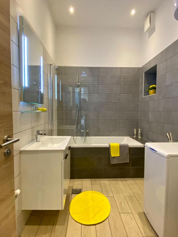 GRACIA APARTMENT HOUSE - Resim 11