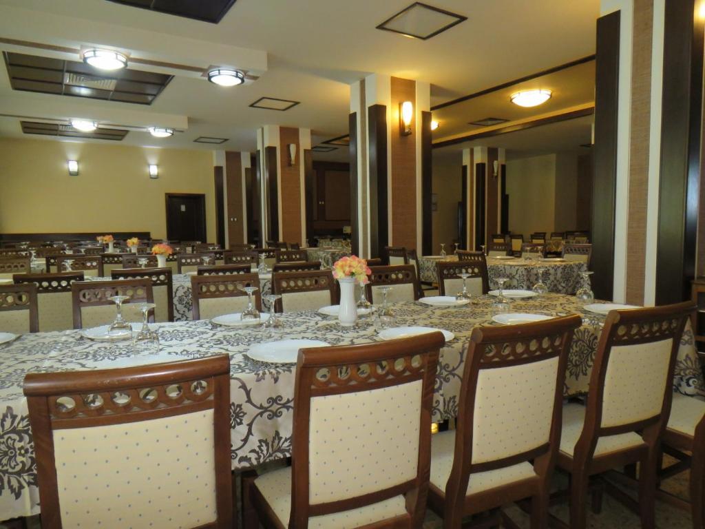 Restaurace v ubytování Hotel Turist Beharca