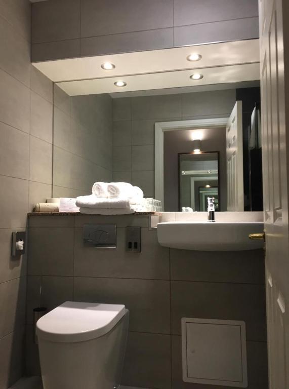 Ένα μπάνιο στο Belvedere Hotel, Dublin City Centre
