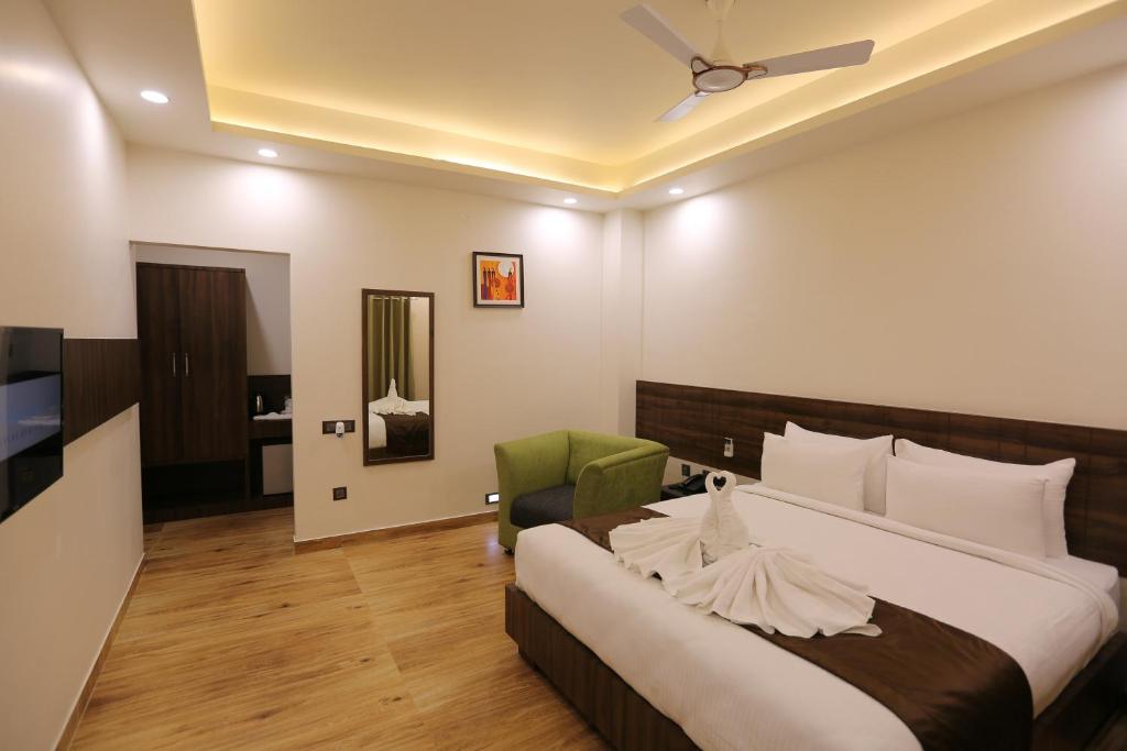 The Ventura Grand Hotel - Deluxe Double Room