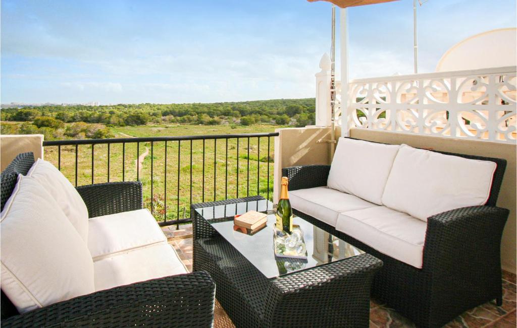Balkón nebo terasa v ubytování Stunning Apartment In Torrevieja