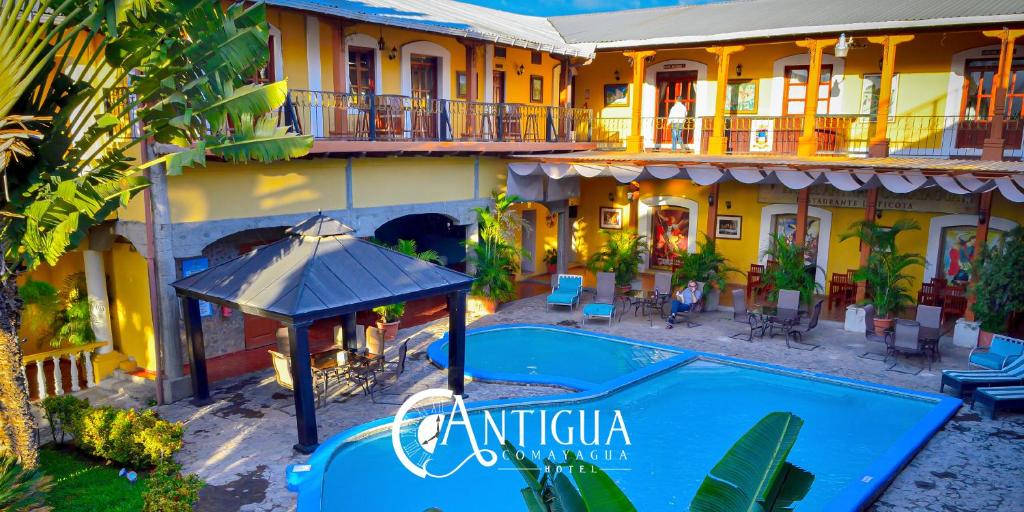 Bazén v ubytování Hotel Antigua Comayagua nebo v jeho okolí