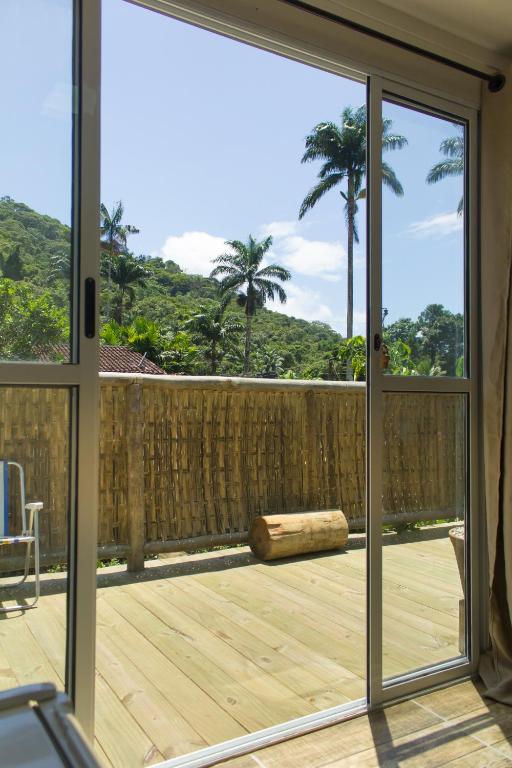  Suíte Saíra Container