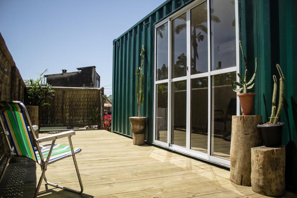  Suíte Saíra Container