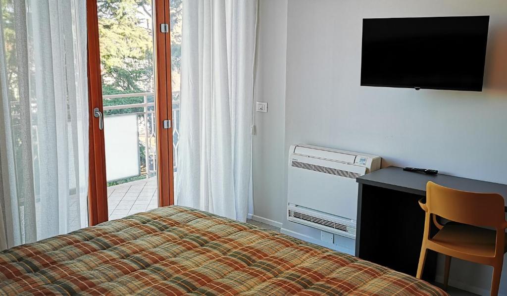 Casa Dora - Double Room With Balcony