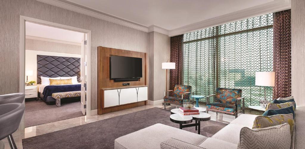 Mandalay Bay - One Bedroom Penthouse Sky View Suite