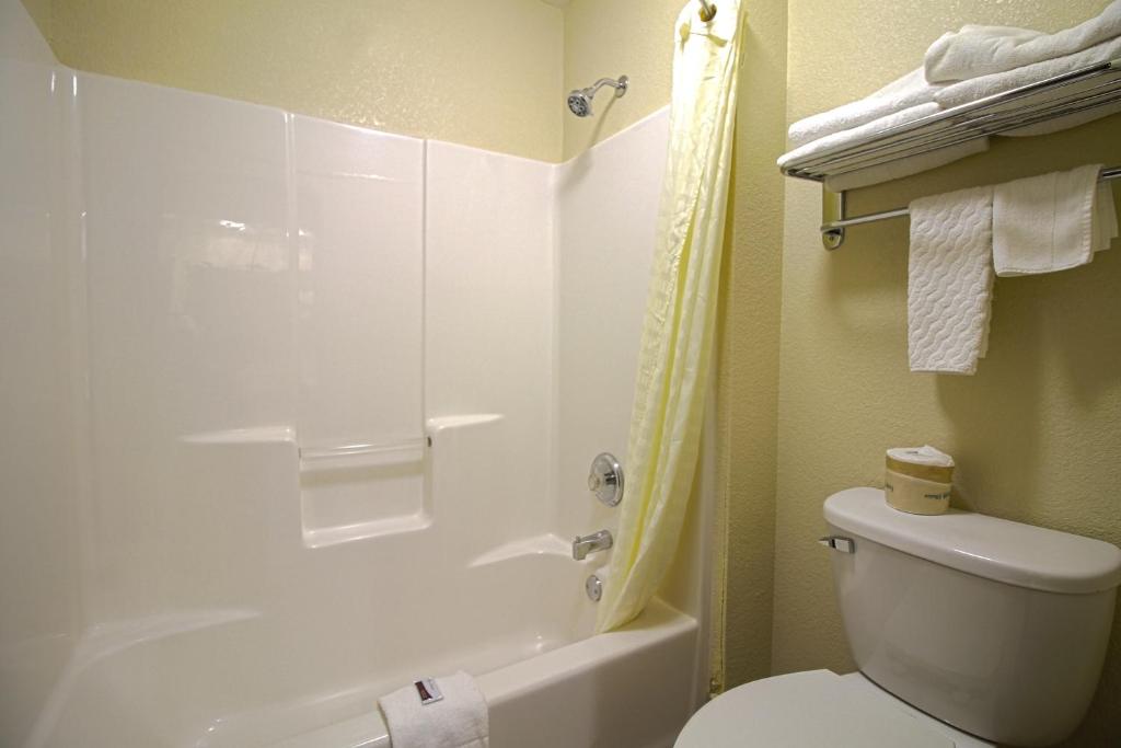 Geneva Motel Inn - 
