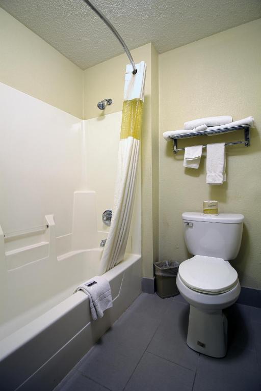 Geneva Motel Inn - 