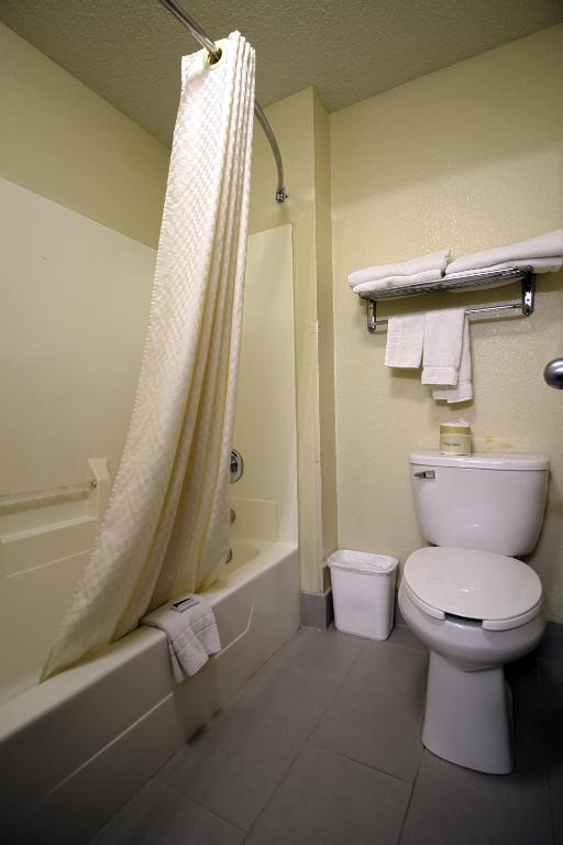 Geneva Motel Inn - 