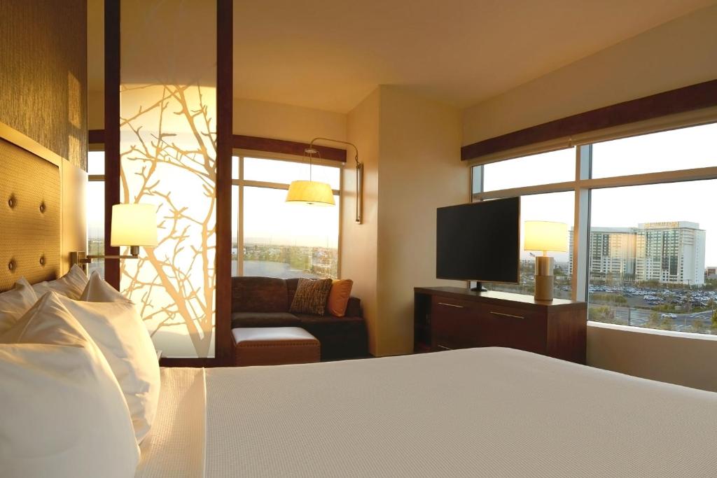 Hyatt Place Las Vegas at Silverton Village photo