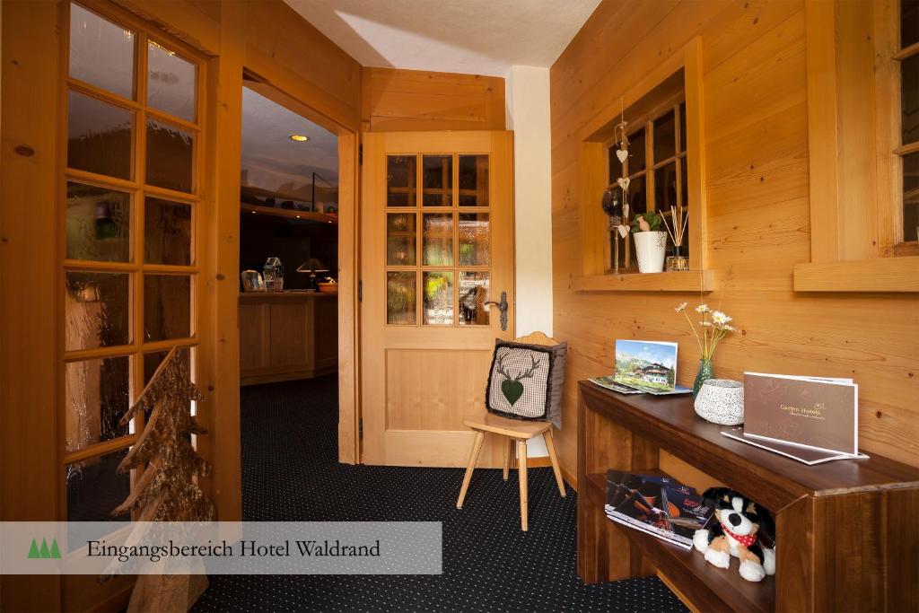 Kuchyň nebo kuchyňský kout v ubytování Hotel Waldrand