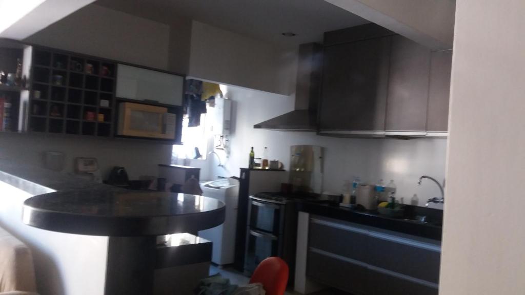  Quarto em um apartamento grande na Gávea