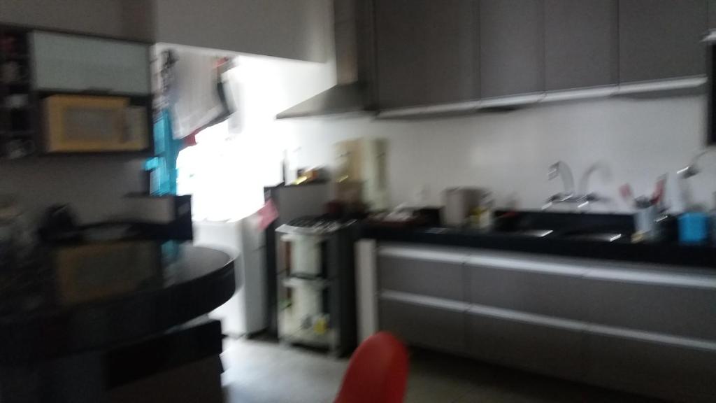  Quarto em um apartamento grande na Gávea