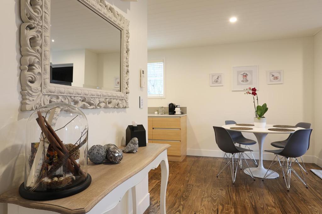 The Lodges At Transport World - Resim 18