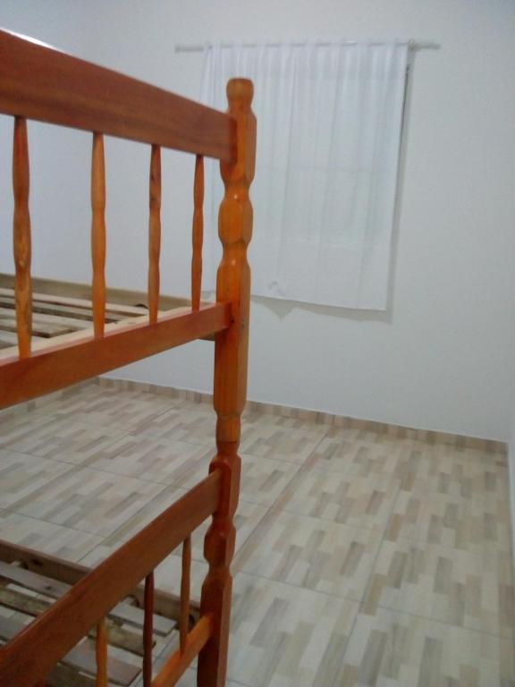  Casa amarela com piscina
