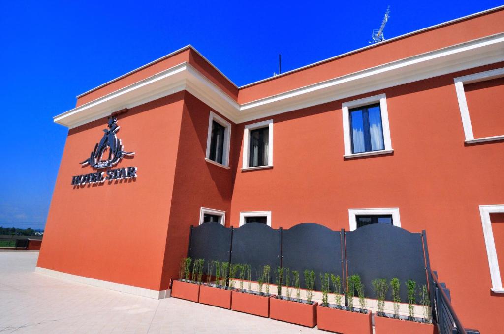 Budova, kde se hotel nachází