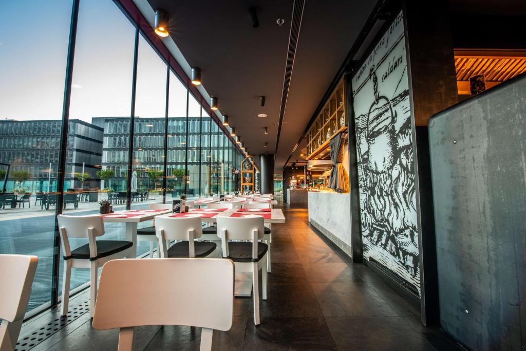 Restoran ili drugo mesto za obedovanje u objektu Best Western Plus Net Tower Hotel Padova