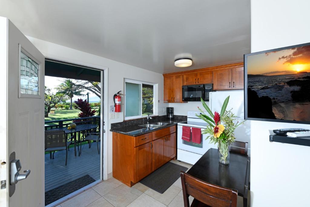 Nona Lani Cottages photo
