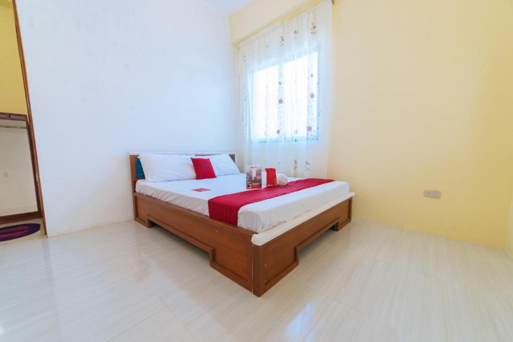 RedDoorz Premium @ Casa Ghilda Resort Olongapo City - Habitación De Lujo