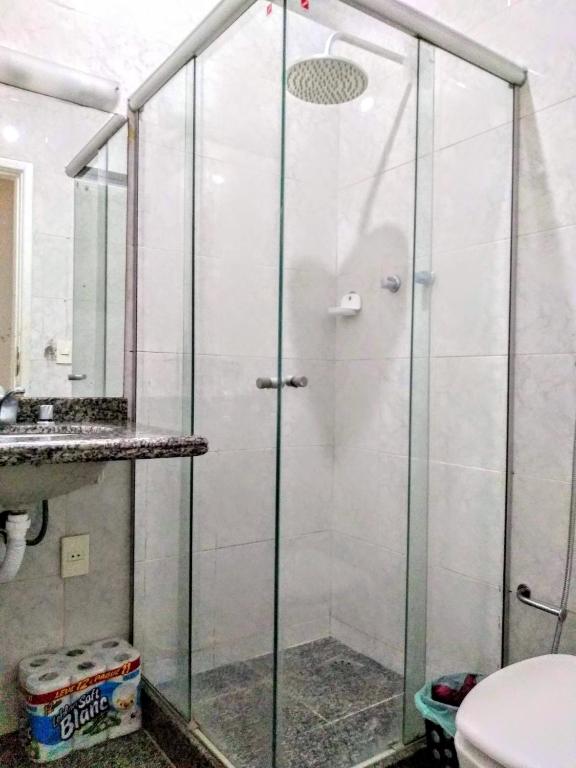  Copacabana 3 quartos ar cond a 2 qds da praia