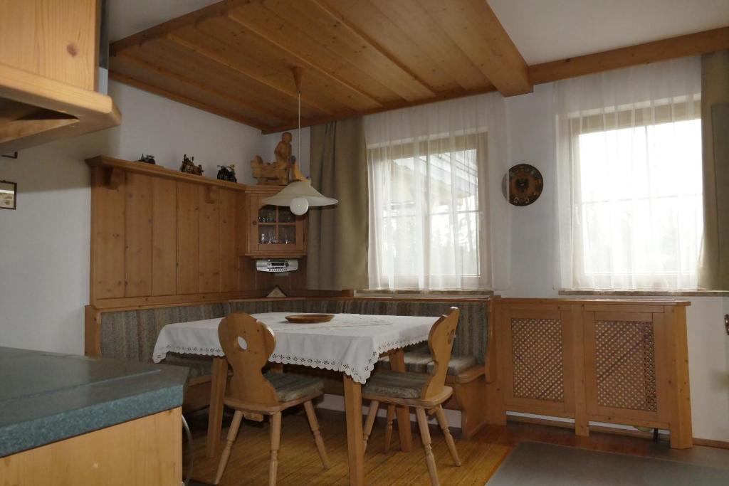 Kuchyňa alebo kuchynka v ubytovaní Ferienwohnung Moser
