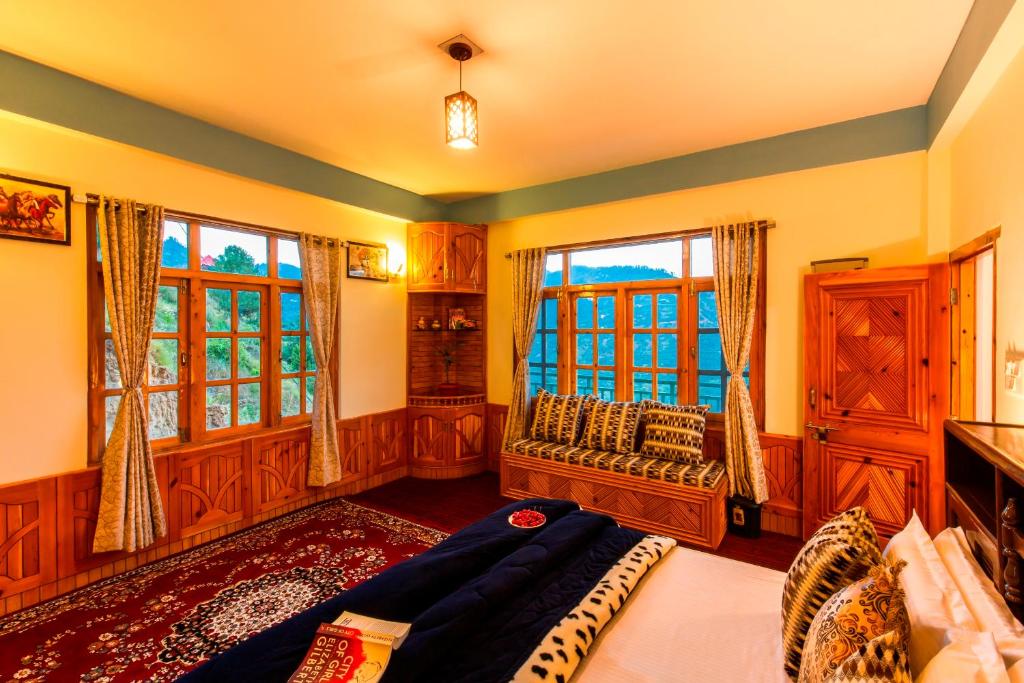 Postel nebo postele na pokoji v ubytování Zostel Homes Kotkhai (Shimla)