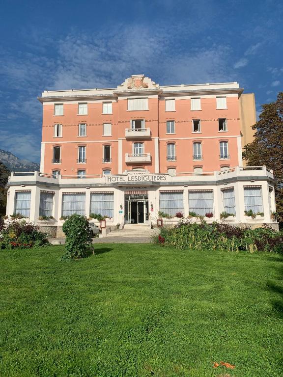 Photo de la galerie de l'établissement Hôtel restaurant d'application Lesdiguieres - Ecole hôtelière -, à Grenoble