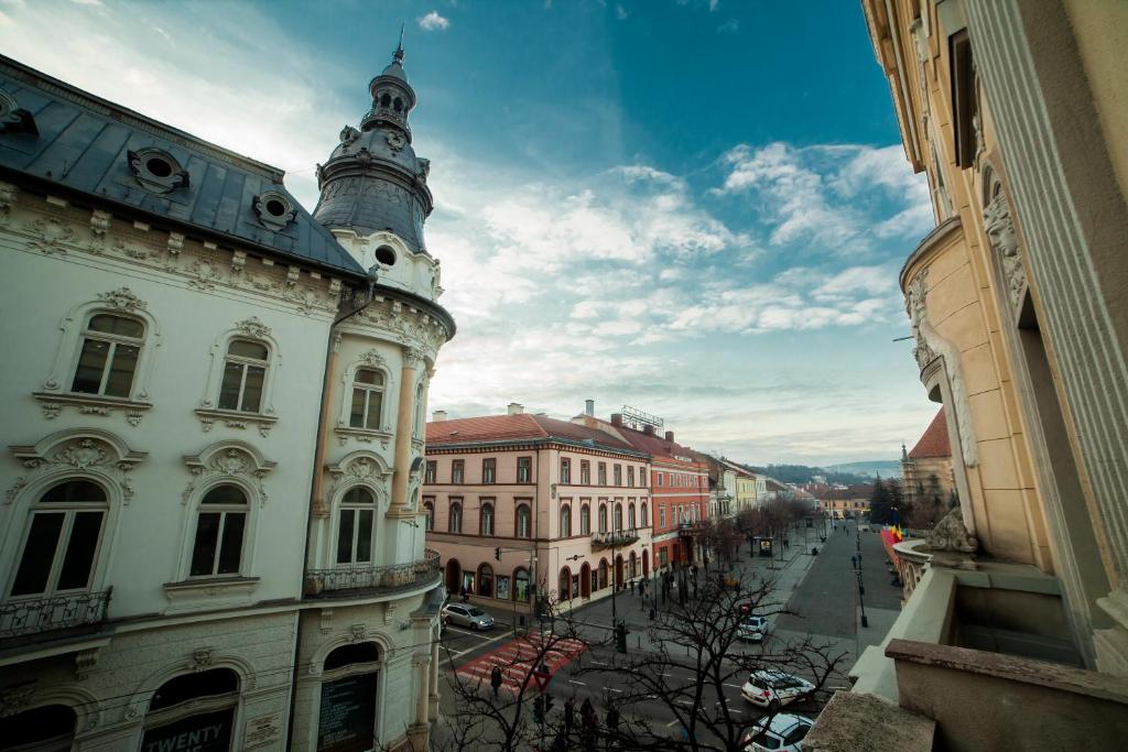 Nespecifikovaný výhled na destinaci Kluž nebo výhled na město při pohledu z apartmánu