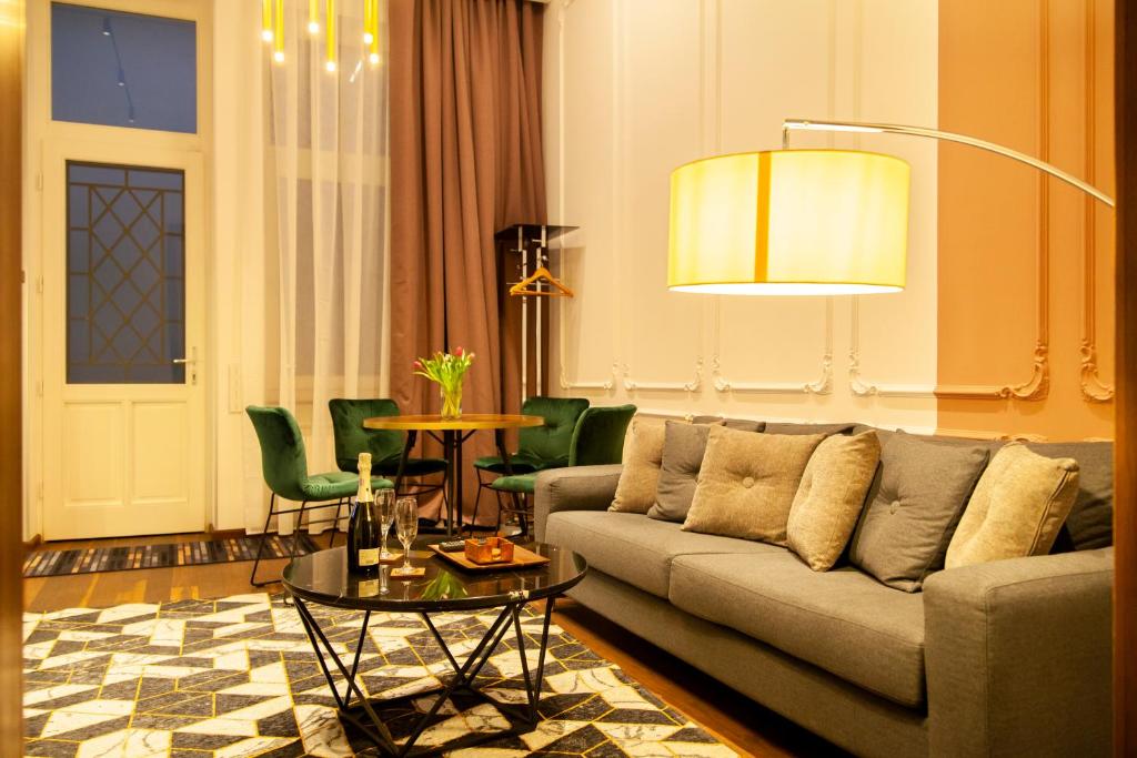 Posezení v ubytování Matei Corvin Apartment