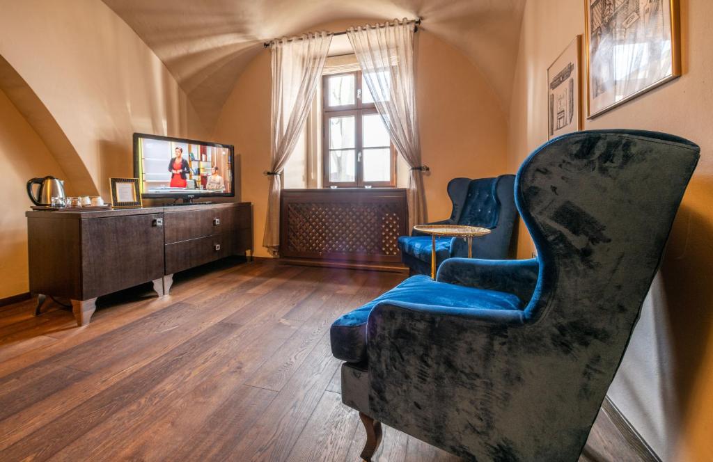 TV a/nebo společenská místnost v ubytování Chateau Appony
