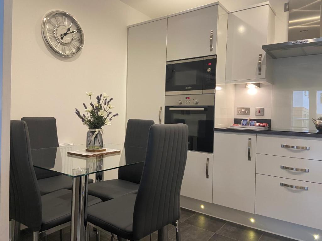 Kuchyň nebo kuchyňský kout v ubytování 23 Hedgefield House