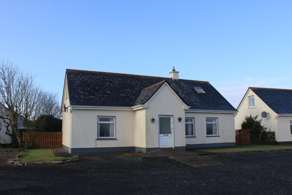 Gallery image of No 6 Glynsk Cottage in Galway