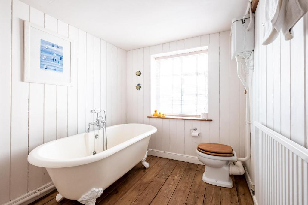 The Old Gordon House - High Street location close to the beach and town amenities - Aldeburgh Coastal Cottages 3