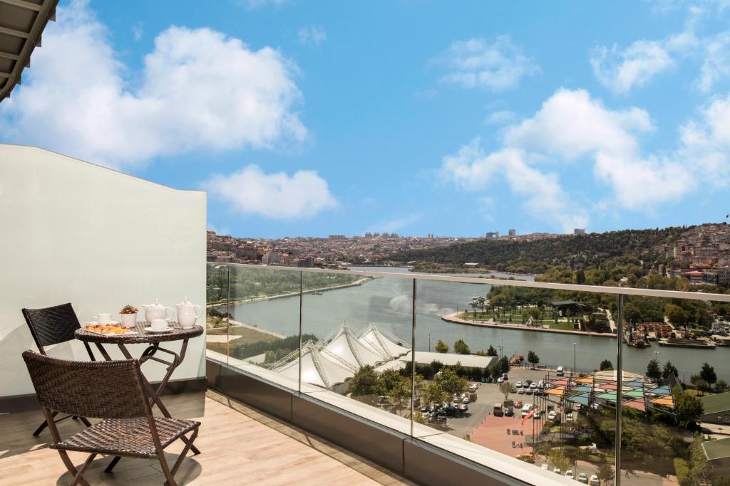 GOLDEN MANAFEA HOTEL