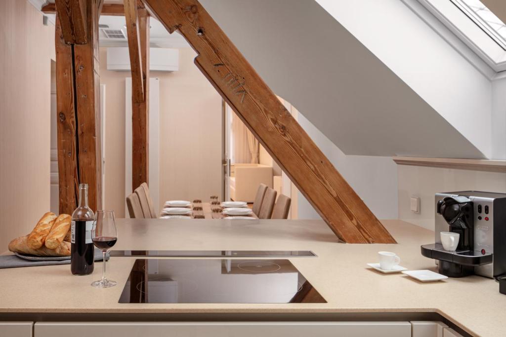 Revolucni Apartments Old Town - 12