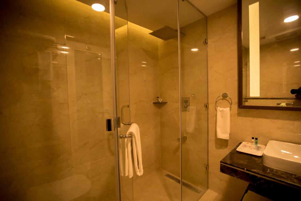 Koupelna v ubytování S Hotels Chennai