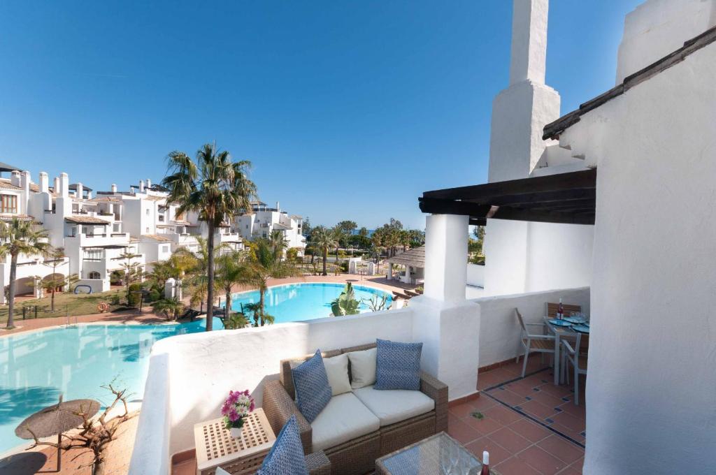 40 - Las Adeflas apartment with sea views. Walking to San ...