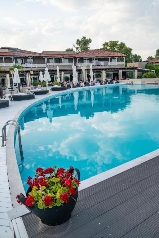 Bazén v ubytování Dion Palace Resort and Spa nebo v jeho okolí