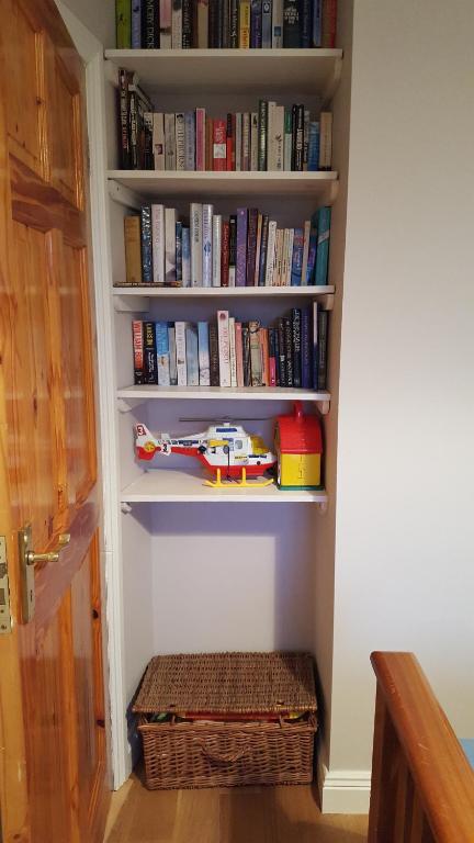 Knihovna v apartmánu