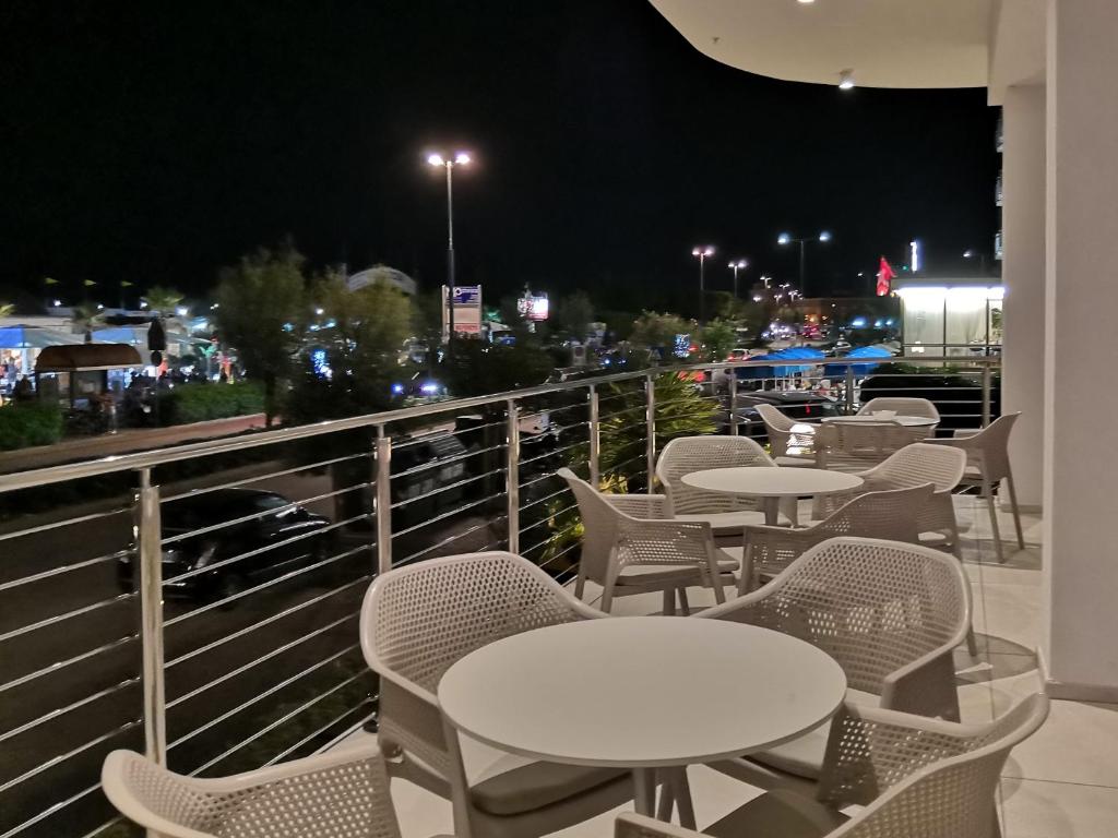 Μπαλκόνι ή βεράντα στο Edison Hotel Seaview & SPA