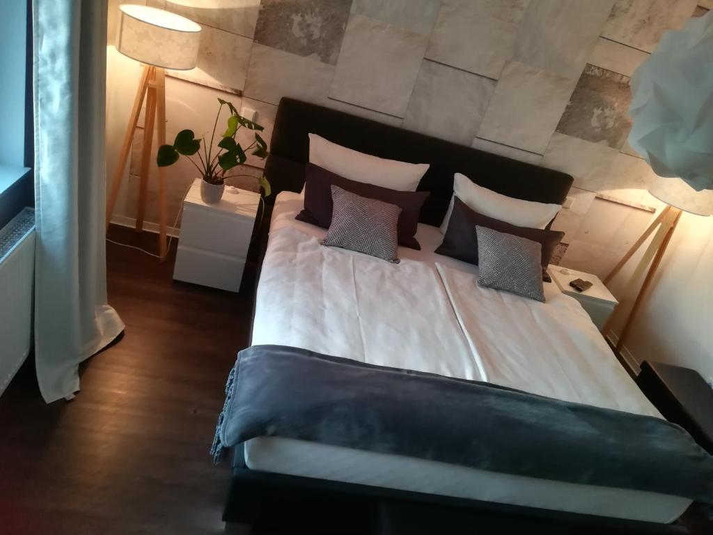 Postel nebo postele na pokoji v ubytování Appartment Fasanenhof Klinikum und Uni nah mit Netflix
