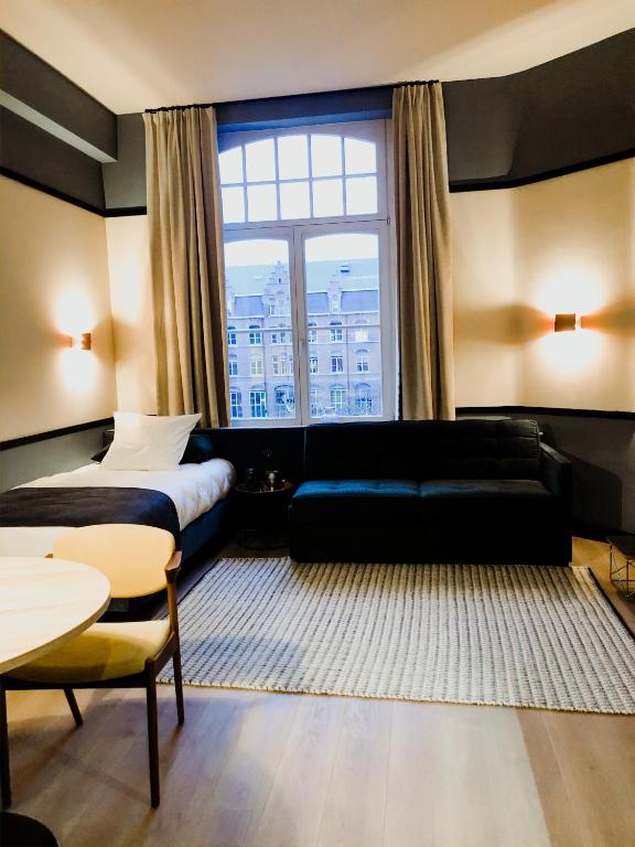 
Deluxe Business studio
