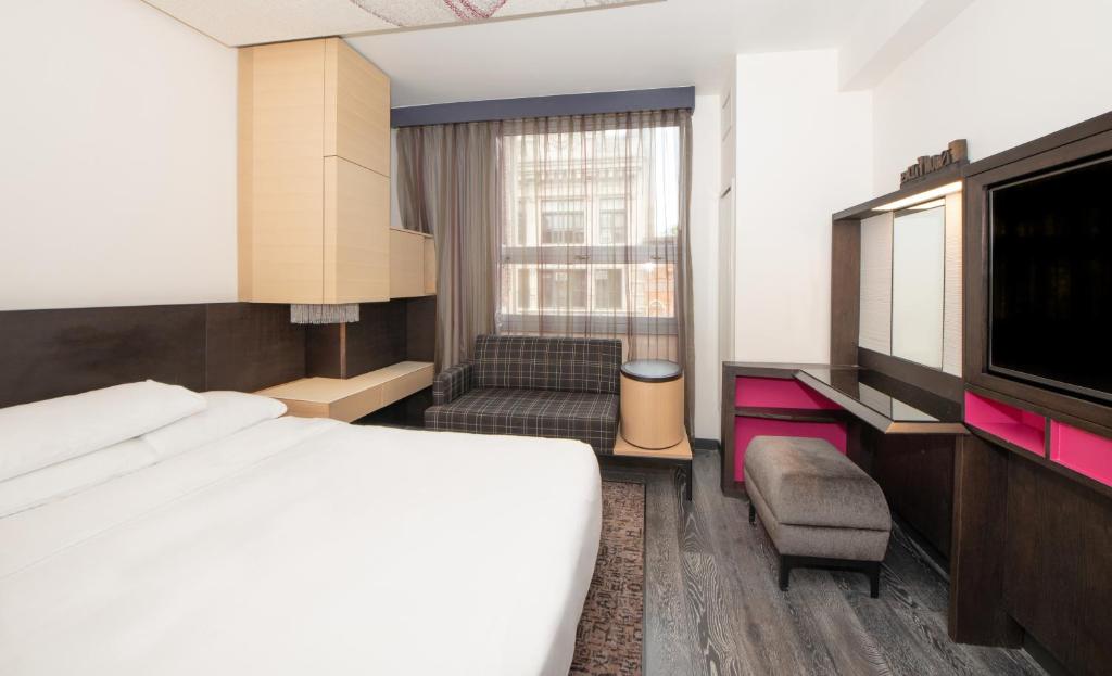Hyatt Herald Square New York - King Room With City View