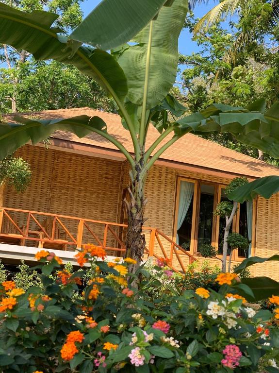 Zahrada ubytování Thiwson Beach Resort - SHA Extra Plus