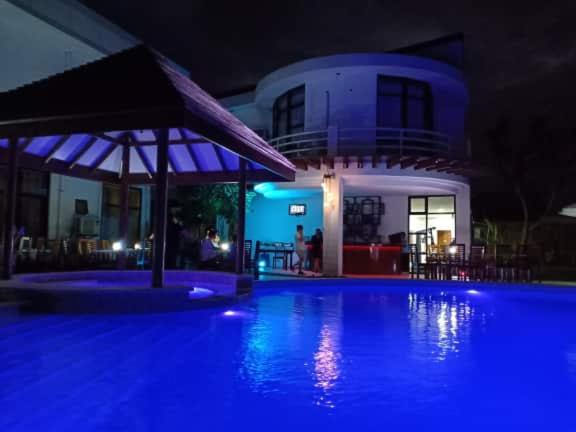 Bazén v ubytování Discover Boracay Hotel nebo v jeho okolí